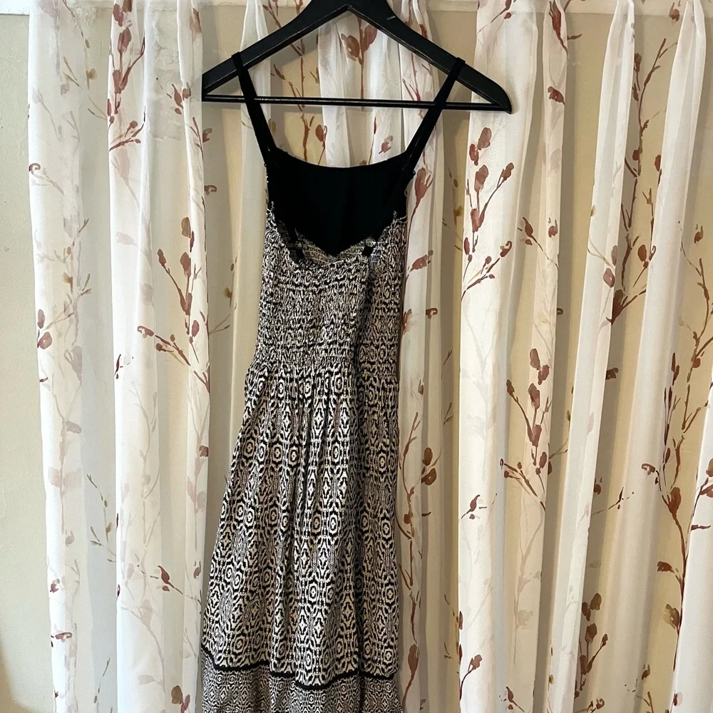 Patterned Mini Dress - Picture 4 of 9